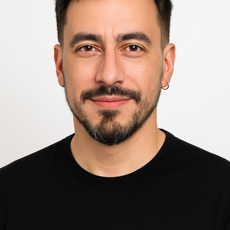 Retrato de un integrante del equipo de Spot Agencia